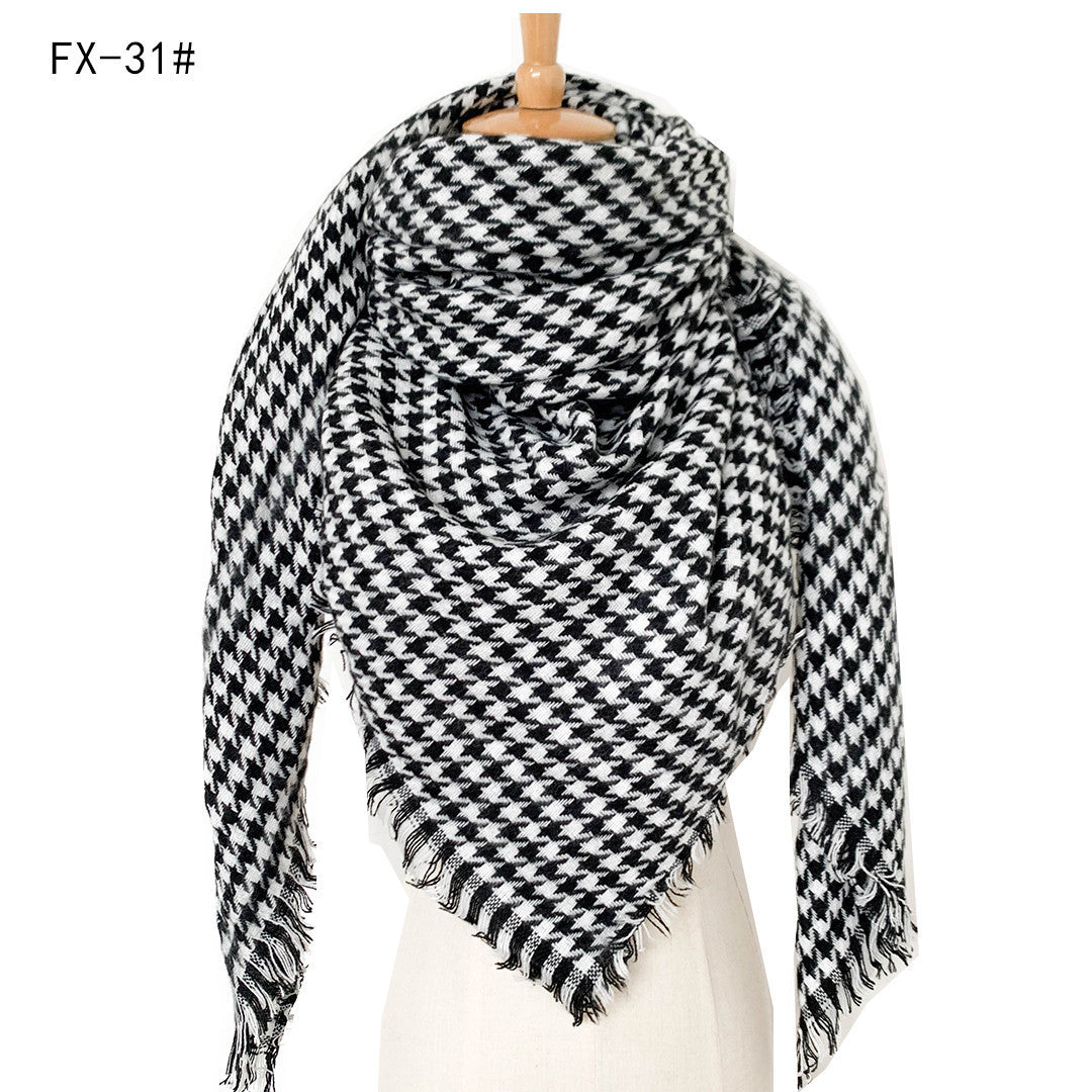 31 Houndstooth Black And White