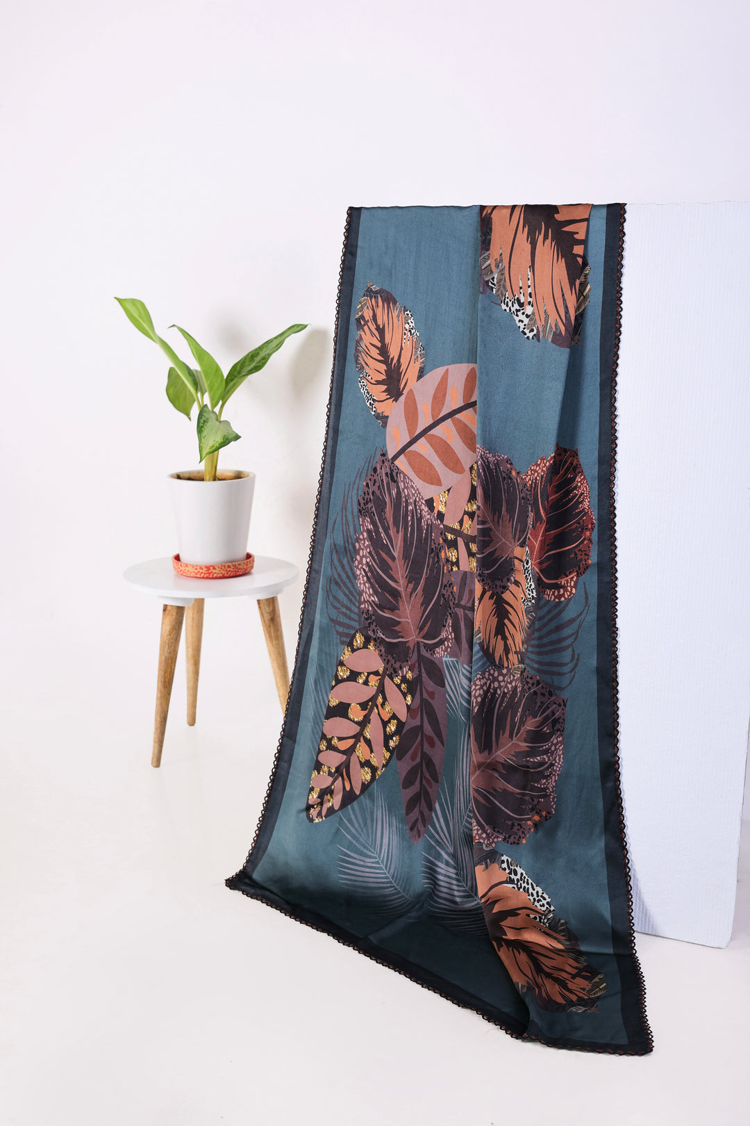 Luxurious Blue-green Leaf Design Viscose Scarf